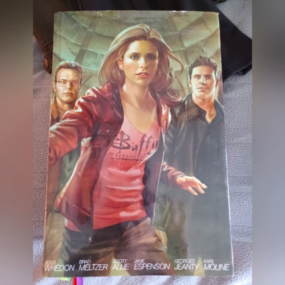 Buffy the vampire slayer season 8 vol. 4 hard cover comic book series